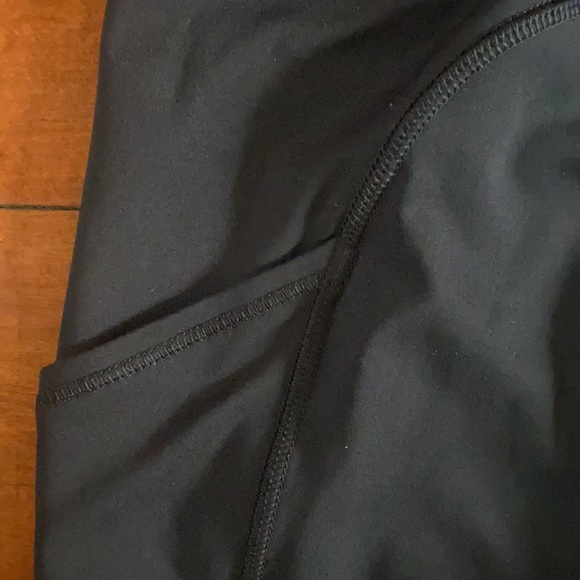Lululemon CA 35801 RN 106259 H8 leggings - Picture 3 of 9